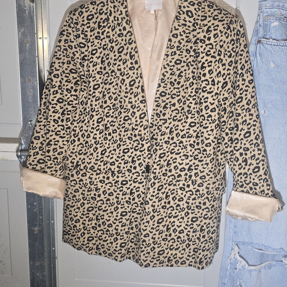 Entro Leopard Print Blazer - Picture 6 of 9